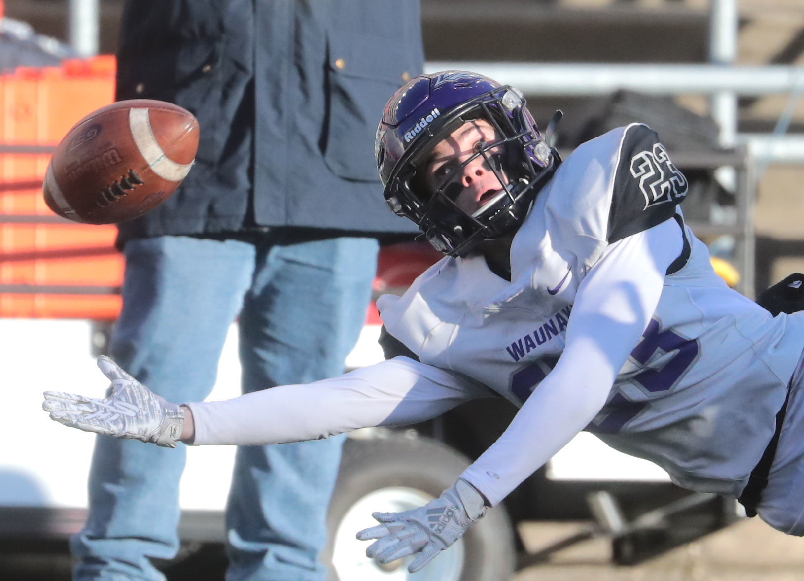 Brookfield East 31, Waunakee 30